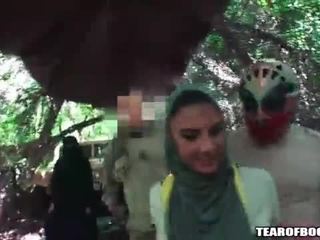 Afgan arab woman sucks four cocks